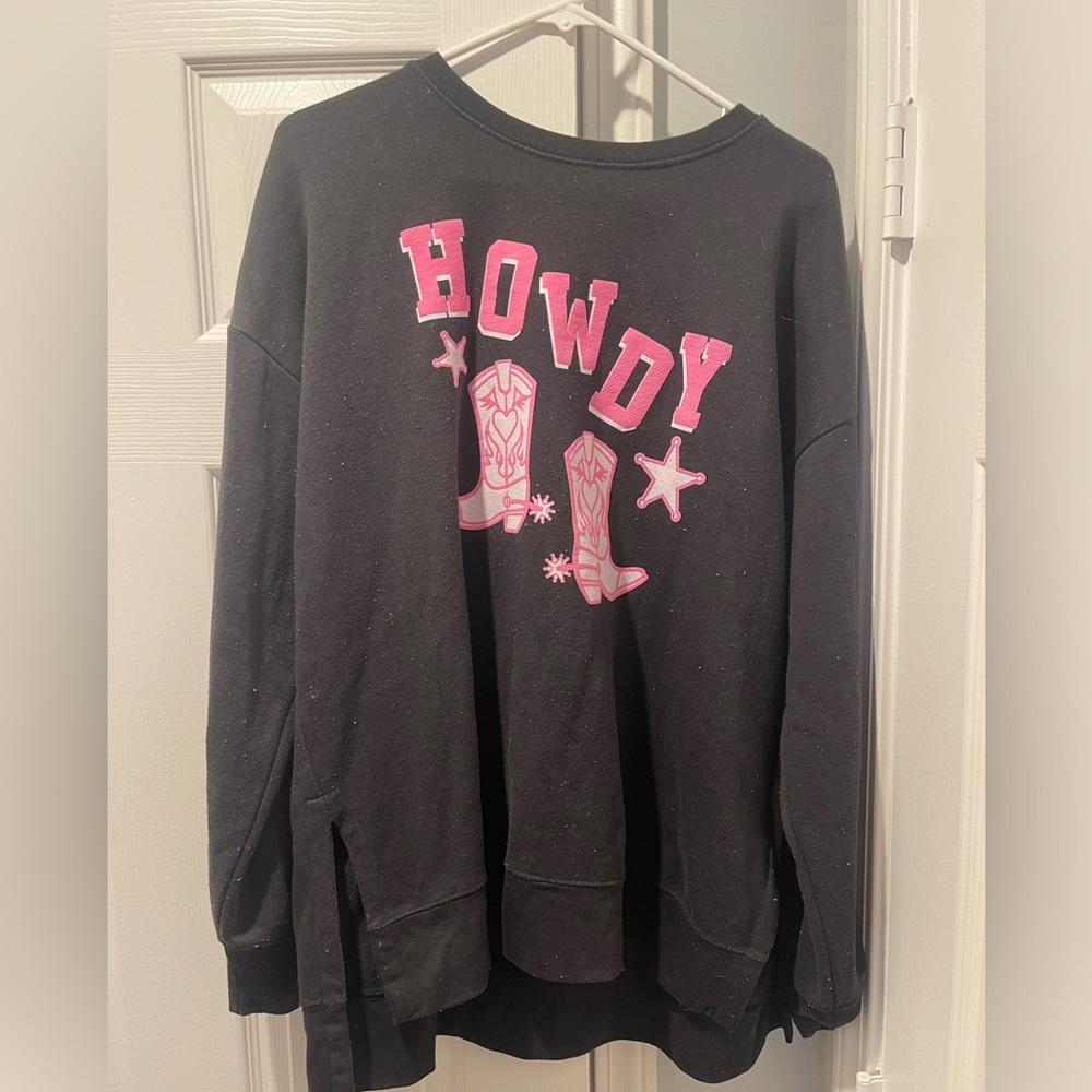 HOWDY black crew neck